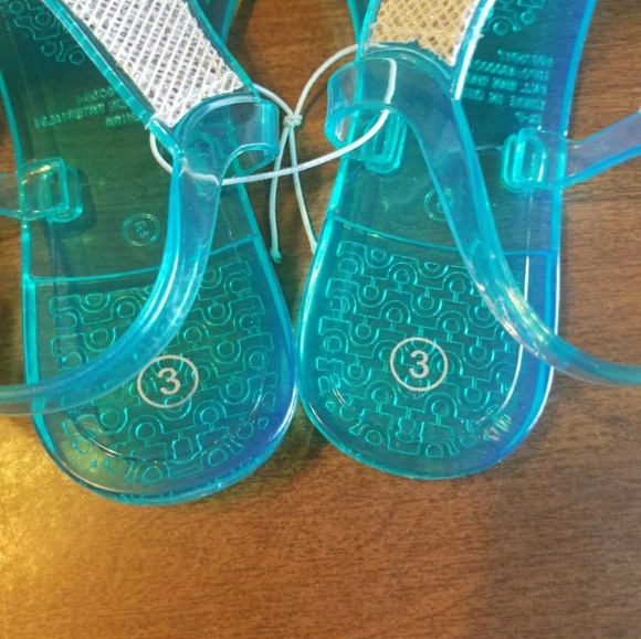🚫SOLD🚫SOLD Fun turquoise jellies girls size 3 - Picture 4 of 4